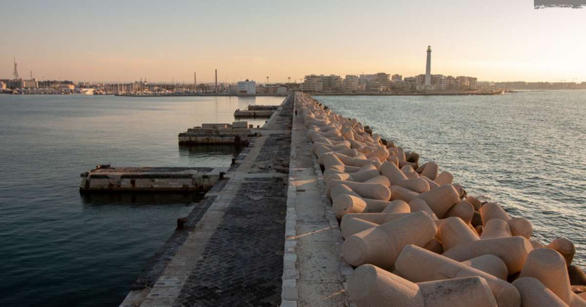 Bari, Molo San Cataldo: firmato l'accordo per la realizzazione del porto turistico